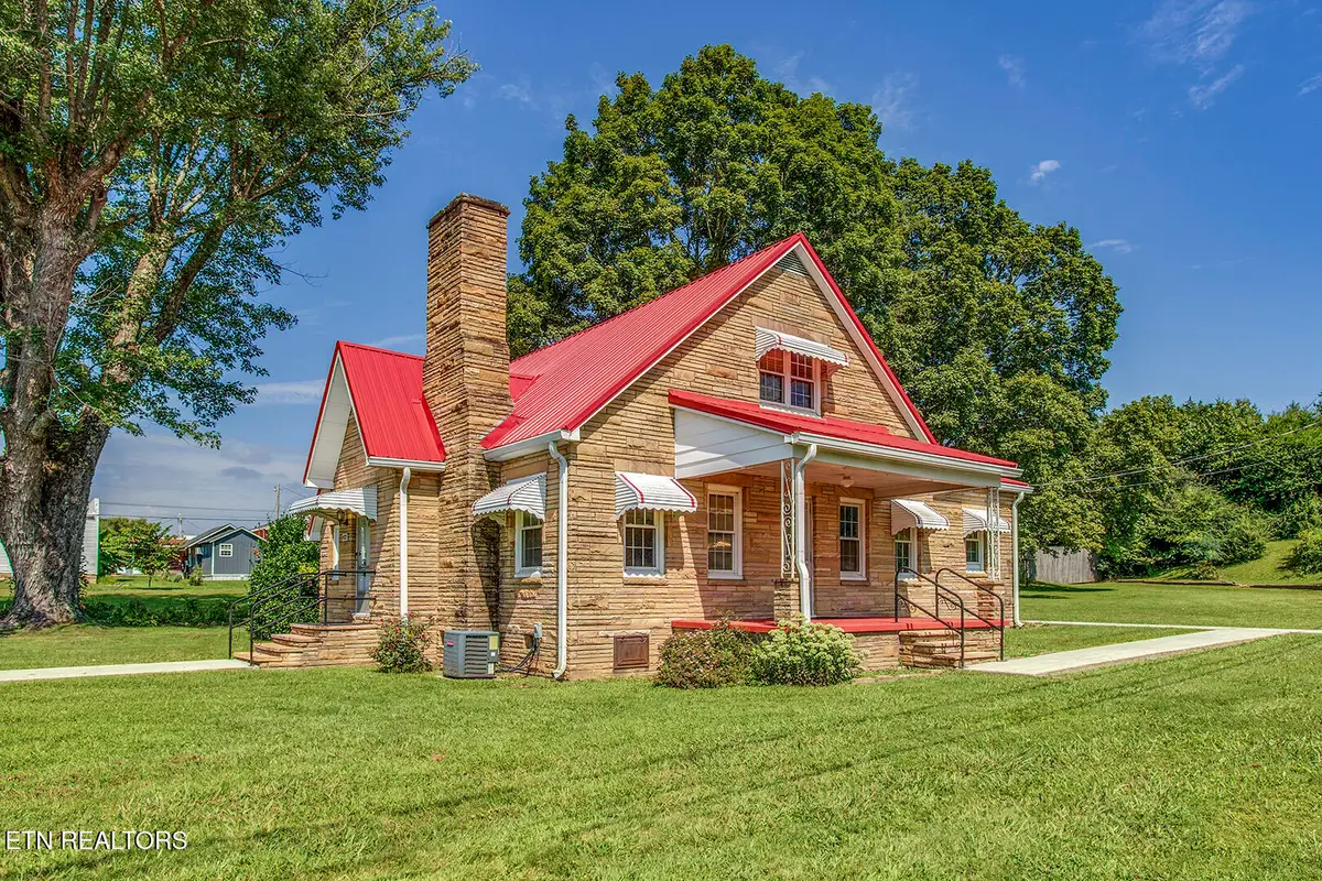 522 Court St, Wartburg, TN 37887 - #1