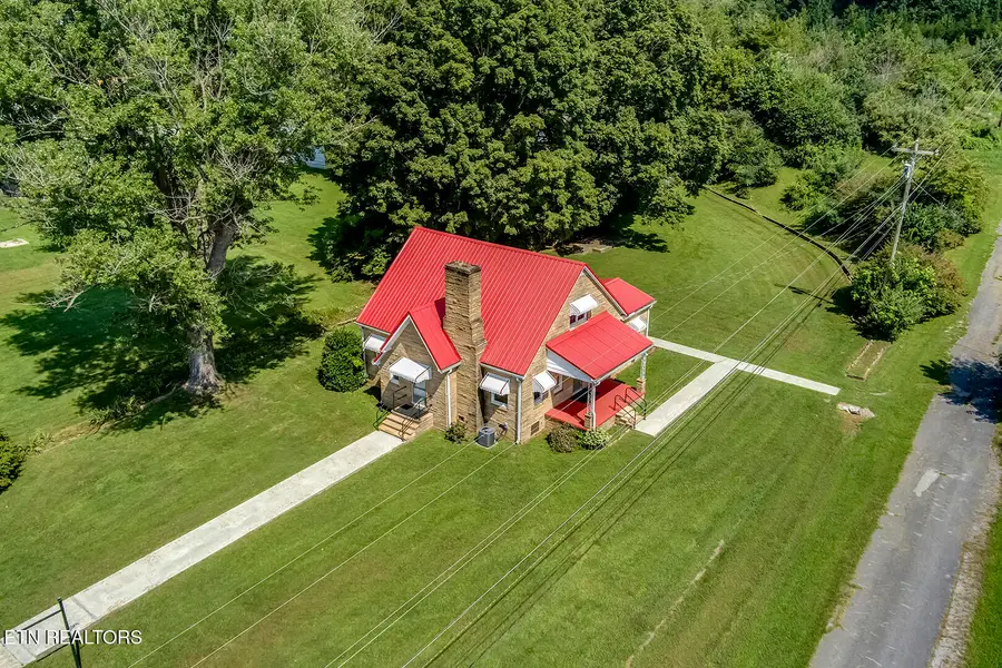 522 Court St, Wartburg, TN 37887 - #2