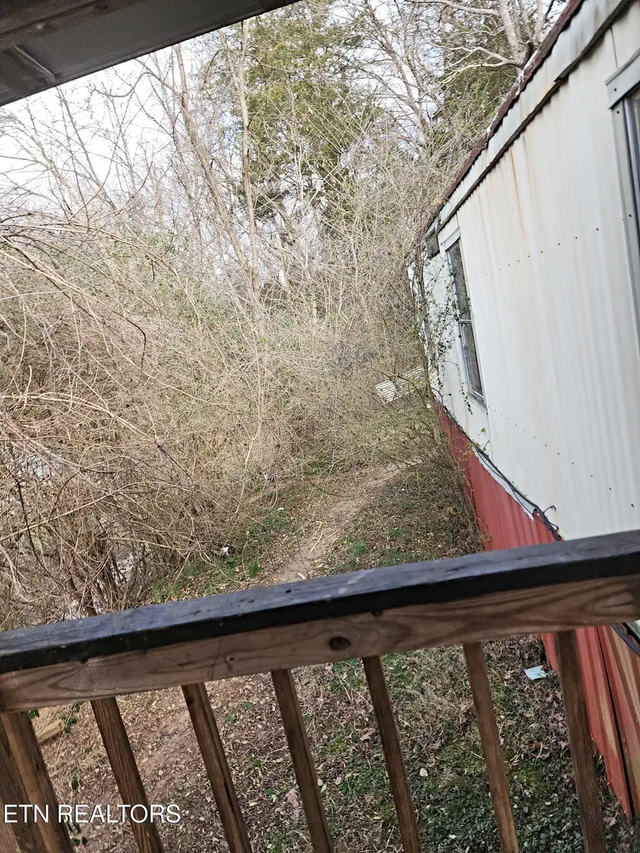 975 Davis Chapel Rd, Lafollette, TN 37766 - Image #3