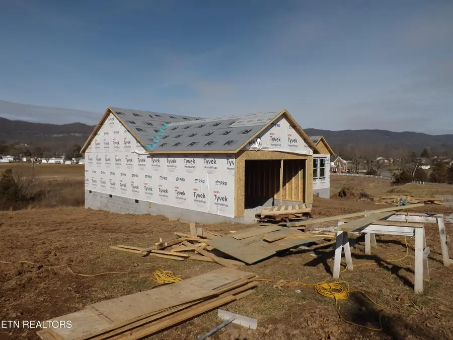 963 Shawanee Rd, Harrogate, TN 37752 - Image #2