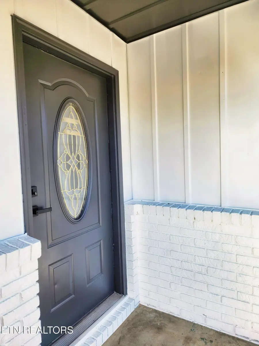 403 N 13th St, Lafollette, TN 37766 - Image #2