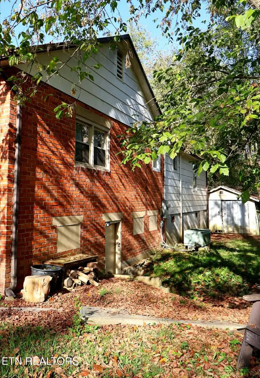 1349 Green Lee Lane, Jellico, TN 37762 - Image #3