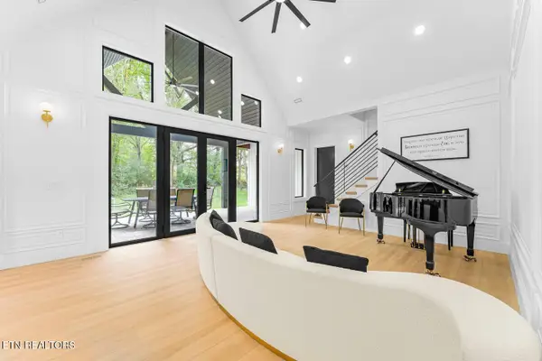 2188 Lakeview Rd Rd, Lenoir City, TN 37772