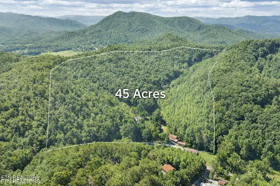 2792 Happy Hollow Rd, Sevierville, TN 37862 - #2