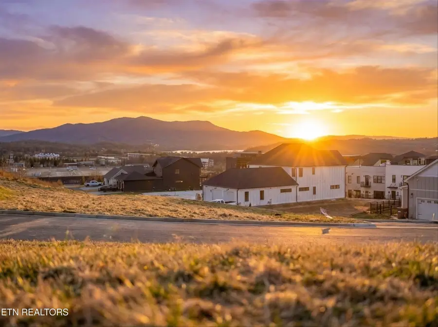 9326 Chimney Top Lane, Knoxville, TN 37922 - Image #2