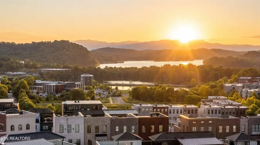 9326 Chimney Top Lane, Knoxville, TN 37922 - Image #3