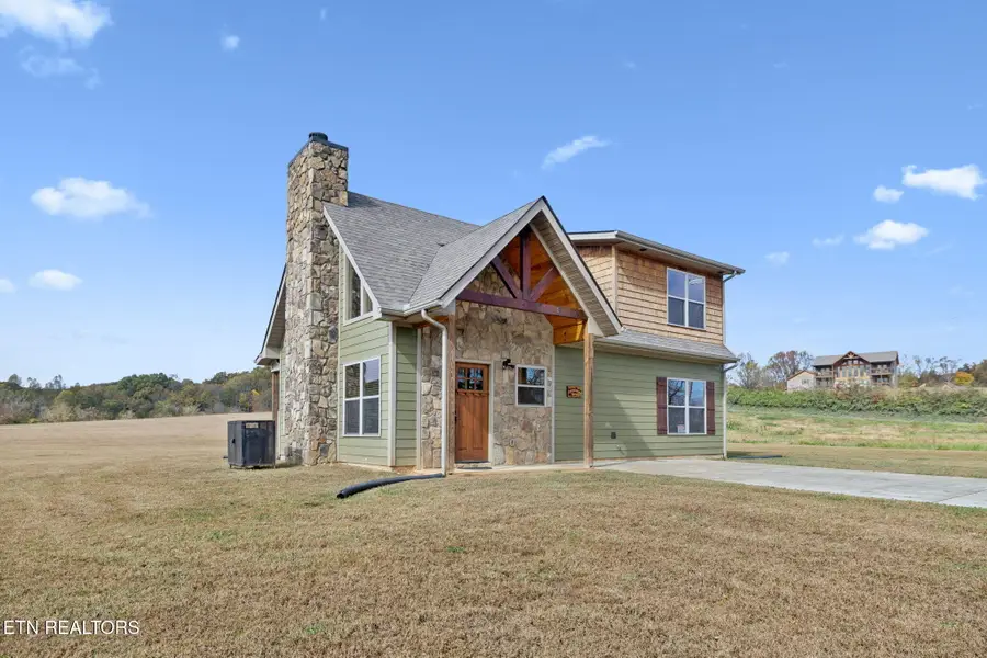 3871 Holders Grove Rd, Cosby, TN 37722 - Image #2