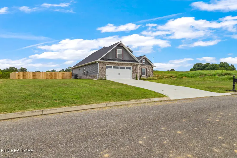 240 Lakeside Meadows Circle, Madisonville, TN 37354 - Image #2