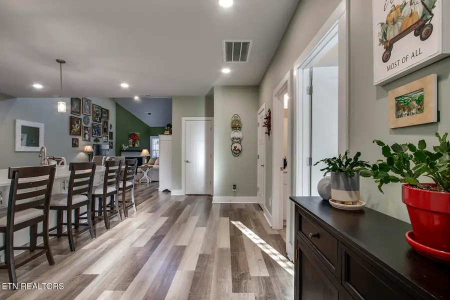 984 Meadow Walk Lane, Lenoir City, TN 37772 - Image #3