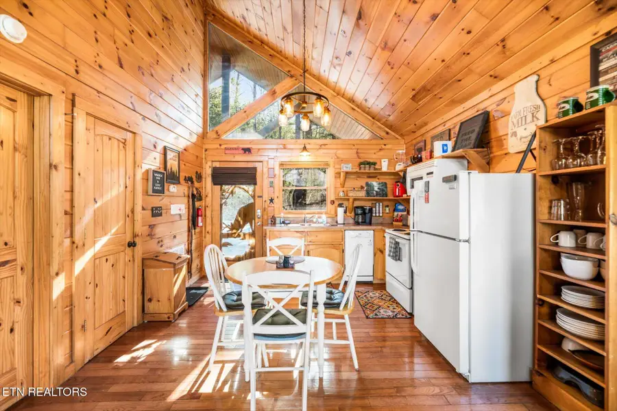 3290 Emerald Springs Loop, Sevierville, TN 37862 - Image #2