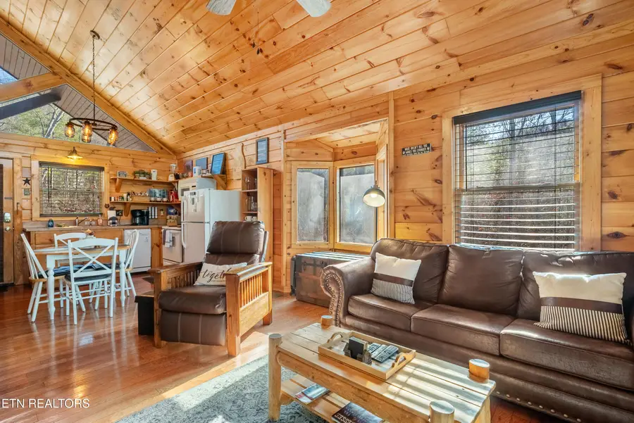 3290 Emerald Springs Loop, Sevierville, TN 37862 - Image #3