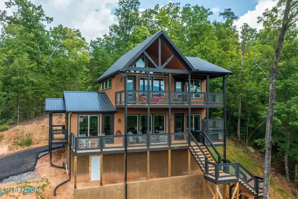 775 Cartertown Rd, Gatlinburg, TN 37738
