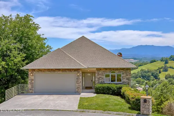 446 Maggie Mack Lane, Sevierville, TN 37862