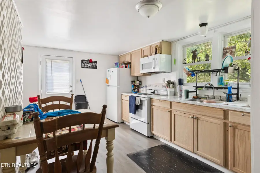 722 Sewanee St, Harriman, TN 37748 - #3