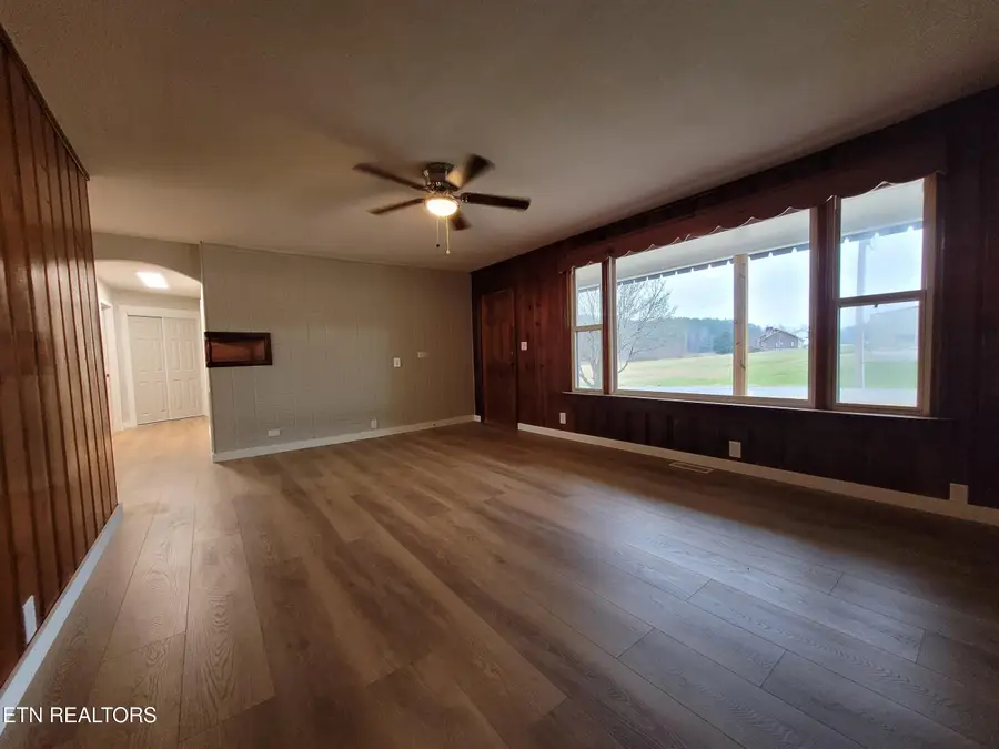 941 Cemetery Rd, Oliver Springs, TN 37840 - Image #3