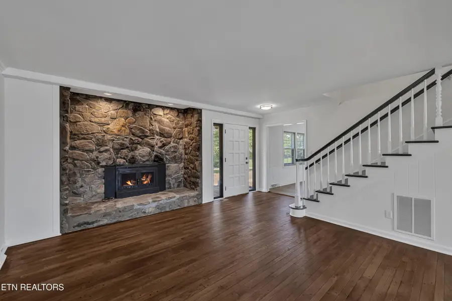 807 Killion St, Louisville, TN 37777 - #3