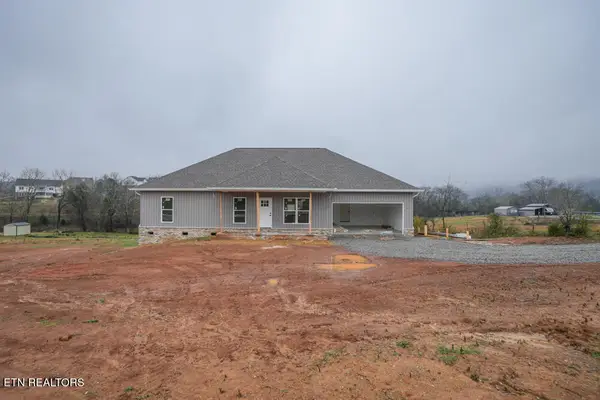 5215 N Wildwood Rd, Maryville, TN 37804