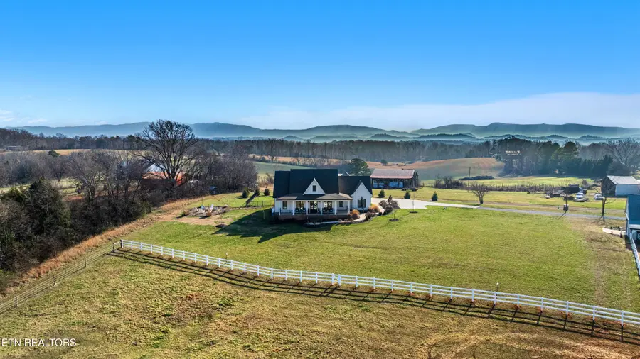 901 Lynnwood Drive, Greenback, TN 37742 - Image #2