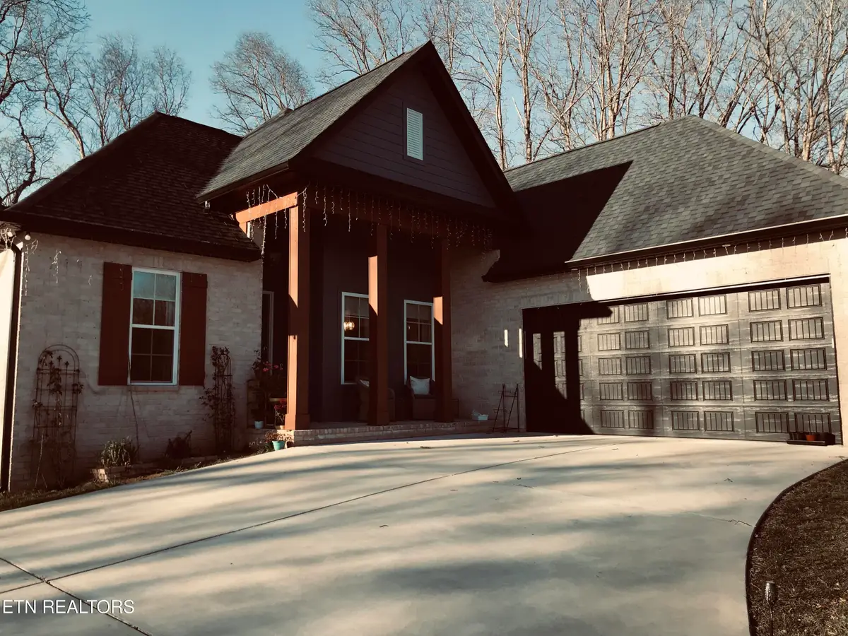 446 Tanzanite Tr, New Tazewell, TN 37825 - Image #1