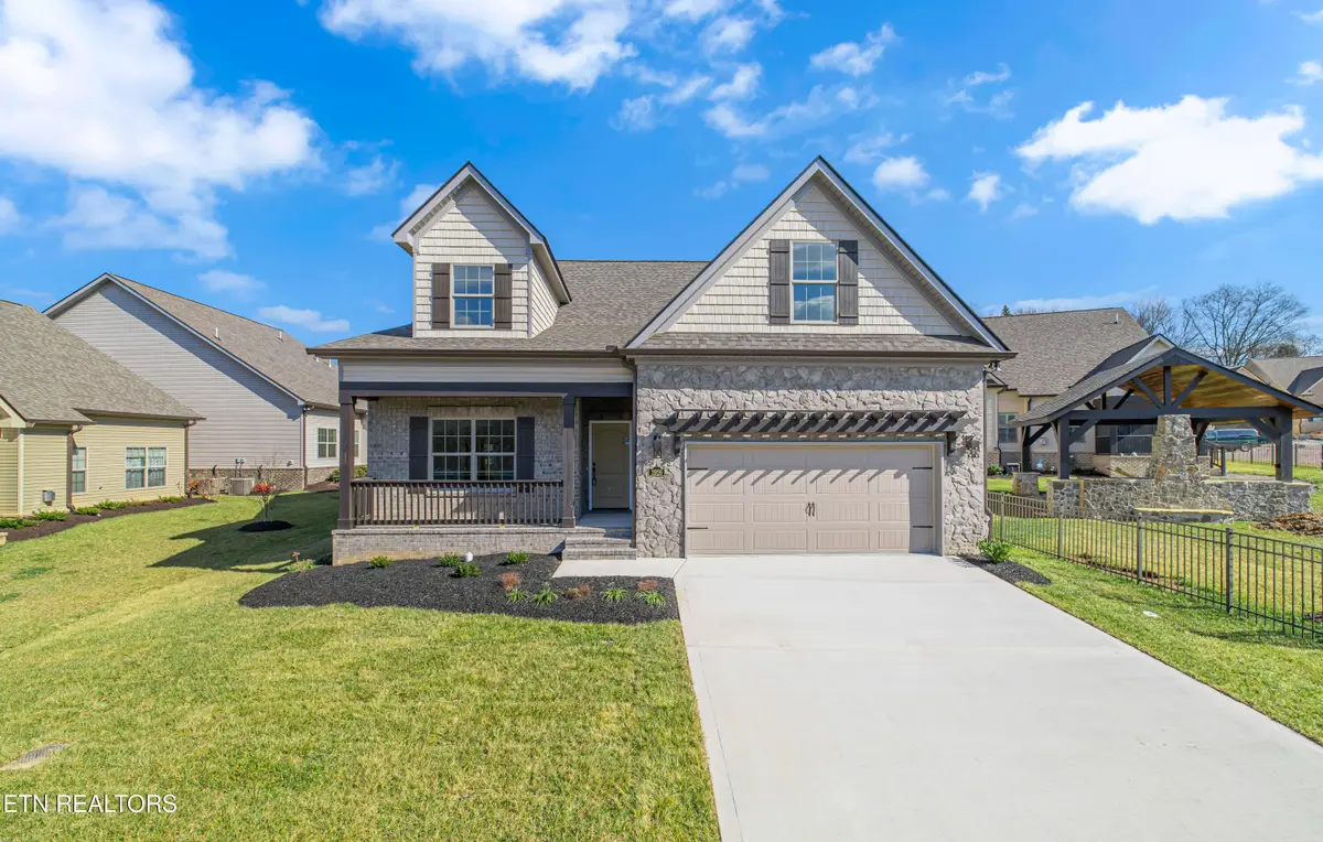 2926 Snow Pond Rd, Knoxville, TN 37931 - Image #1