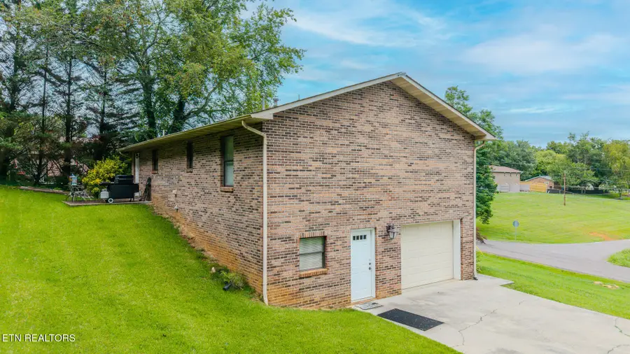 294 Cherokee Tr, Seymour, TN 37865 - #2