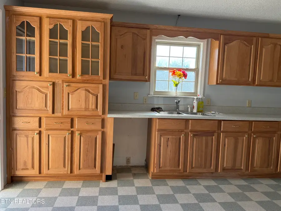 10612 Newton Rd, Crossville, TN 38572 - #3