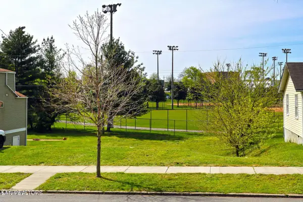 1706 Woodbine Ave, Knoxville, TN 37917