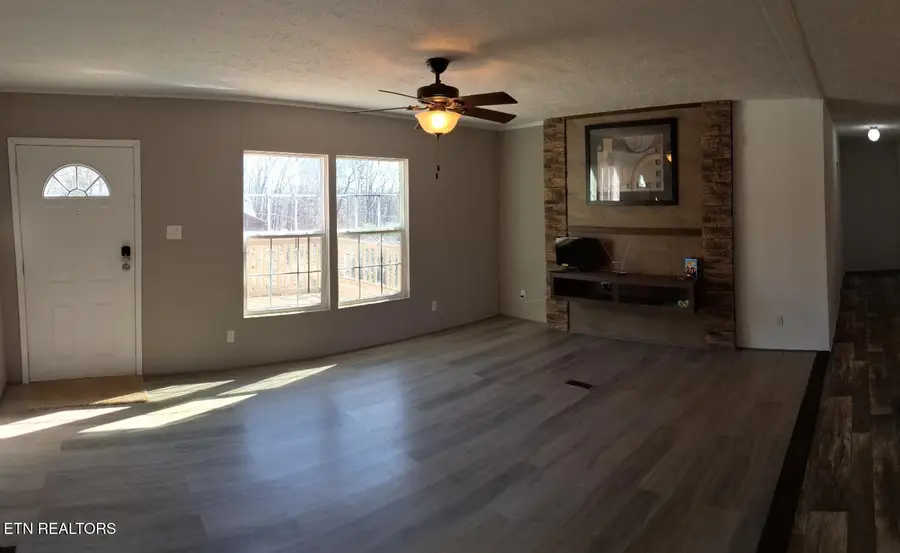 523 N Point Rd, Sweetwater, TN 37874 - #3