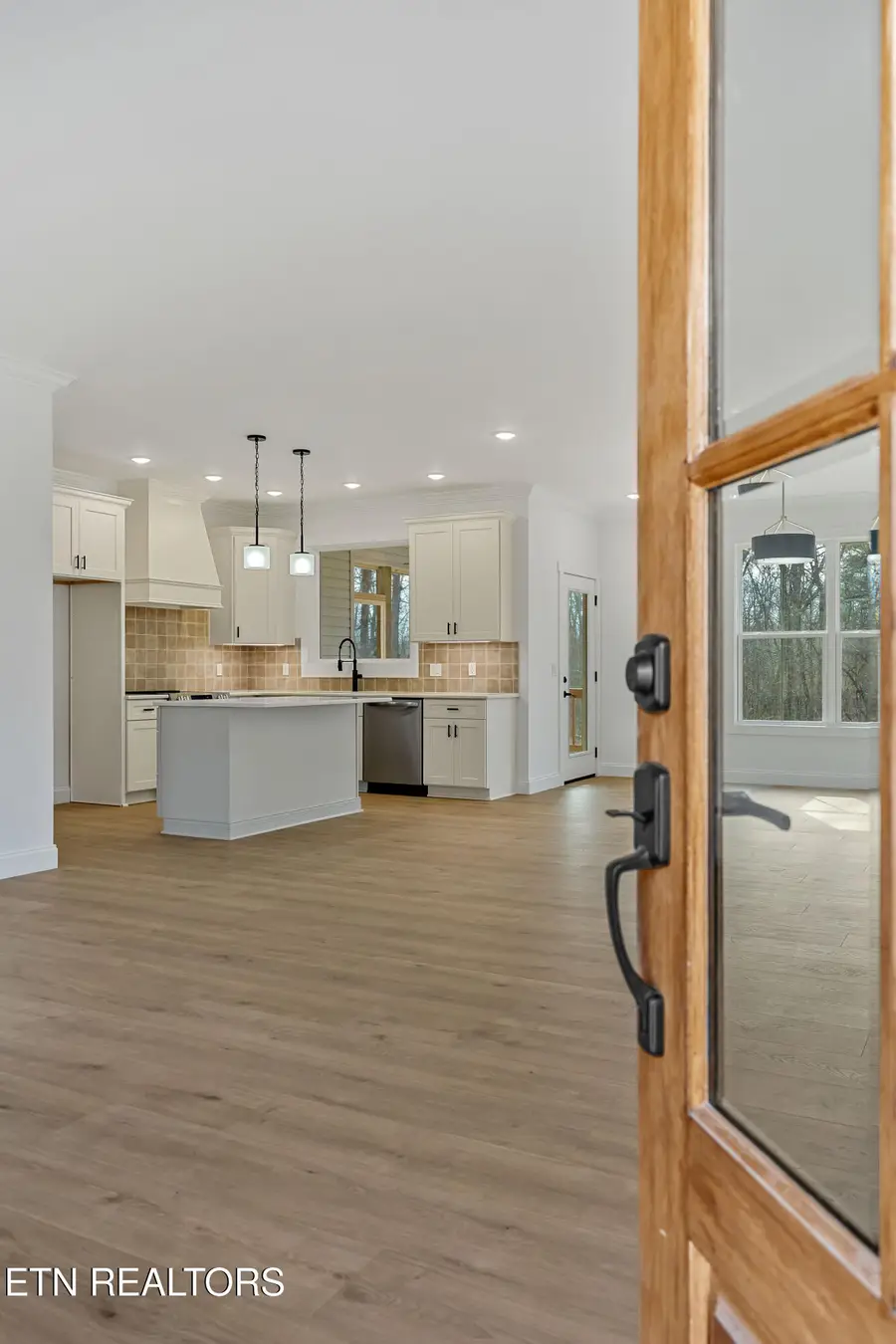 402 St George Drive, Crossville, TN 38558 - Image #2