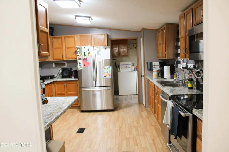 238 Hanging Rock Rd, Harriman, TN 37748 - Image #2