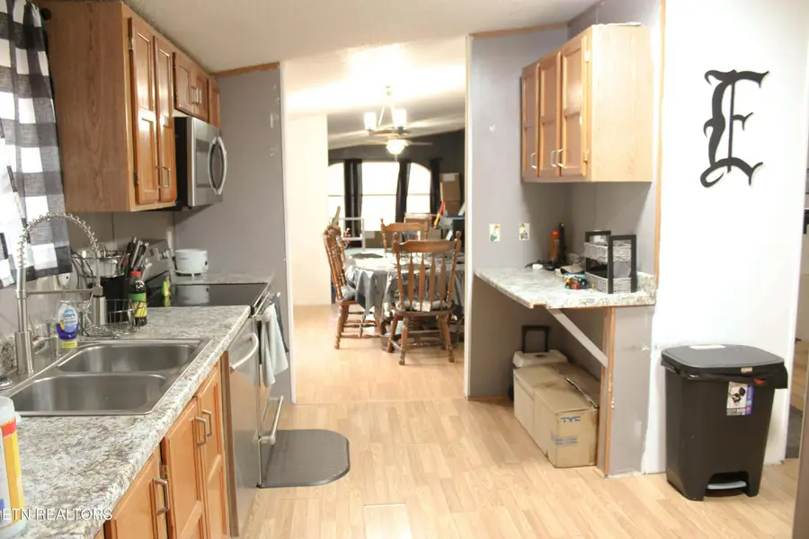 238 Hanging Rock Rd, Harriman, TN 37748 - Image #3