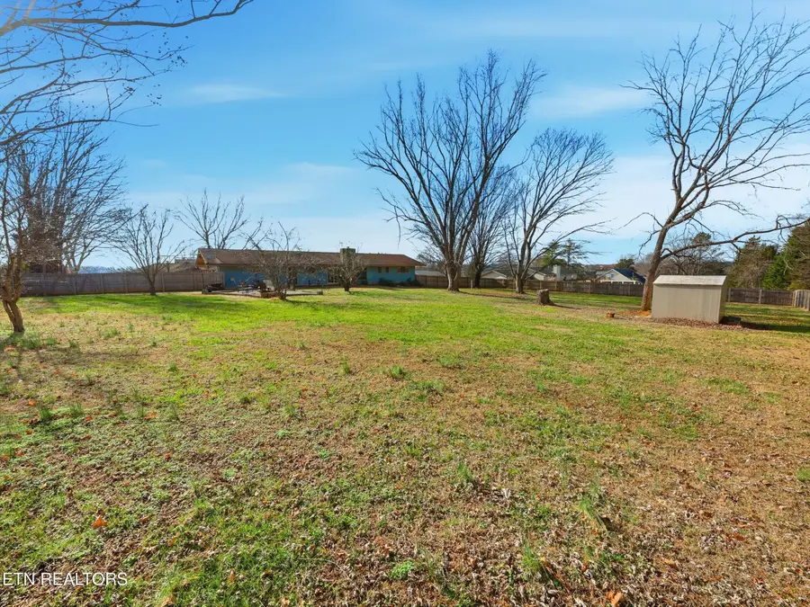 1004 Laurie St, Maryville, TN 37803 - Image #3