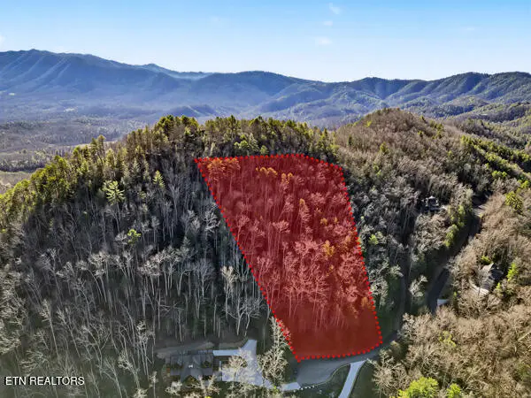 514 Chetola Tr, Townsend, TN 37882