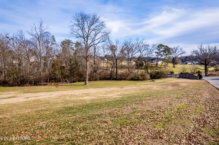 910 Houston Springs Rd, Greenback, TN 37742 - Image #2
