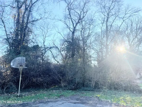 1004 Leconte Rd, Knoxville, TN 37914