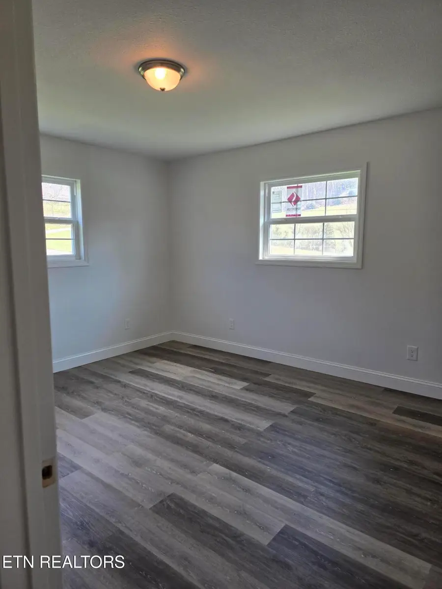 1087 Harmon Rd Rd, New Tazewell, TN 37825 - #3