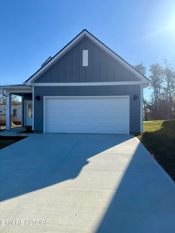 7427 Sun Blossom Lane #302, Strawberry Plains, TN 37871