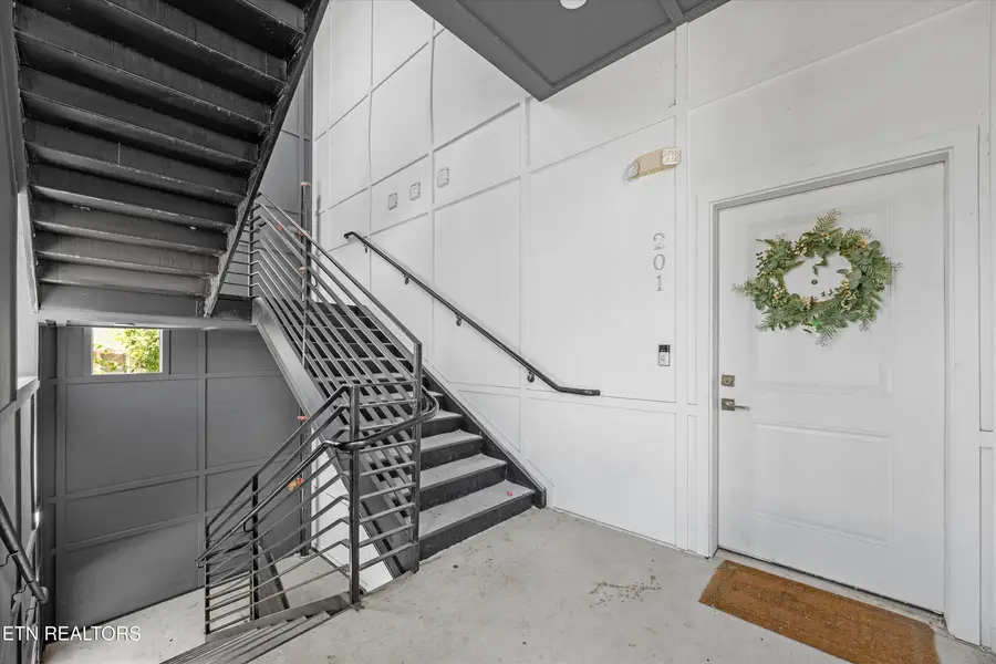 1117 Laurel Avenue Unit 201 Ave #201, Knoxville, TN 37916 - Image #2