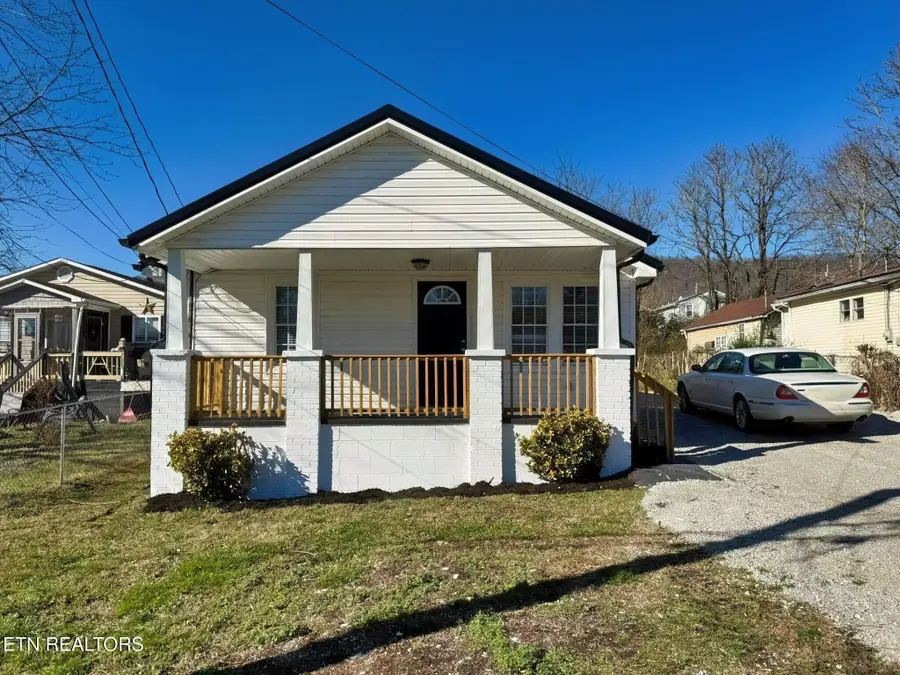 509 E Hemlock St, Lafollette, TN 37766 - Image #2