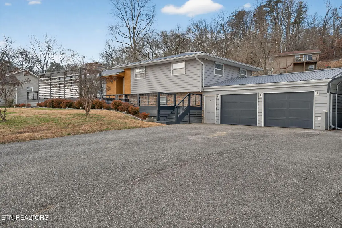 308 Sanford Ave, Clinton, TN 37716 - Image #1