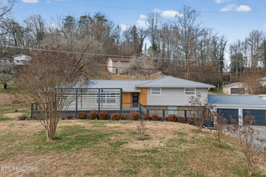 308 Sanford Ave, Clinton, TN 37716 - Image #3