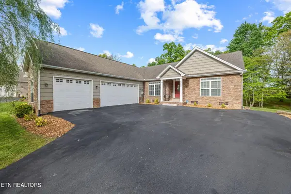 520 E Deer Creek Drive, Crossville, TN 38571