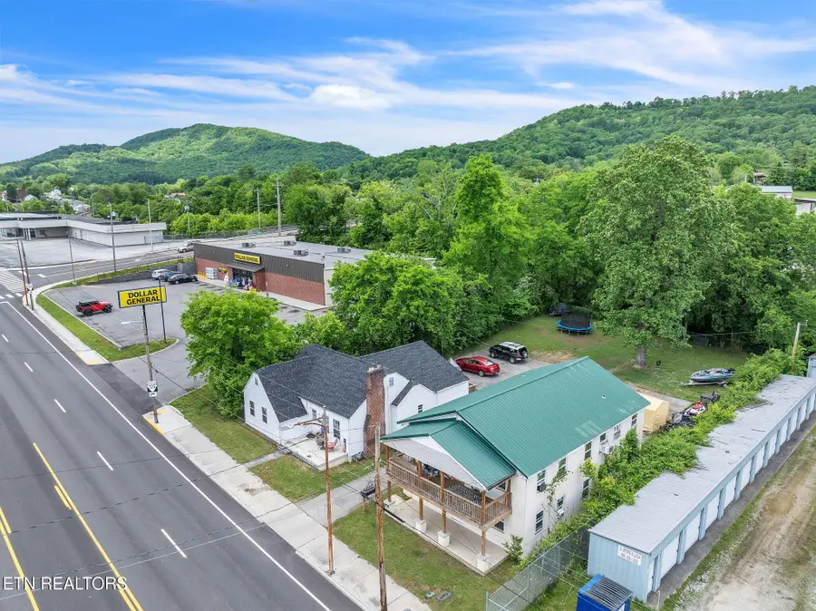 929 N Roane St St, Harriman, TN 37748 - #3