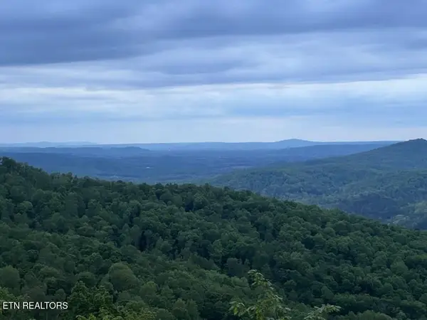 100 Westridge Tr, Monterey, TN 38574