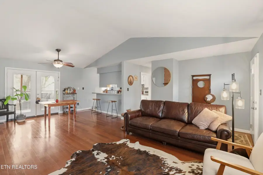 1512 Barcelona Drive, Knoxville, TN 37923 - Image #2