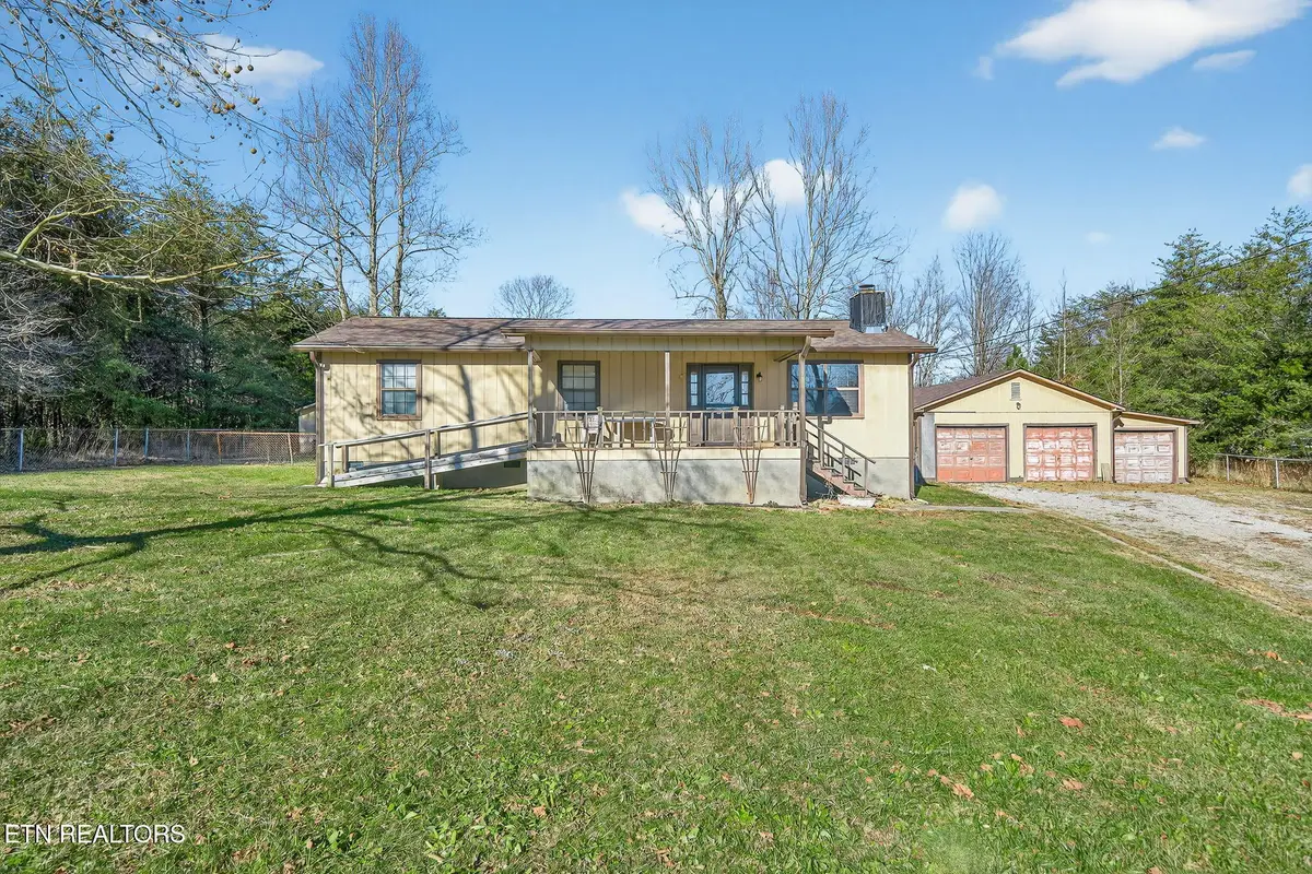 694 Sligo St, Crossville, TN 38572 - Image #1