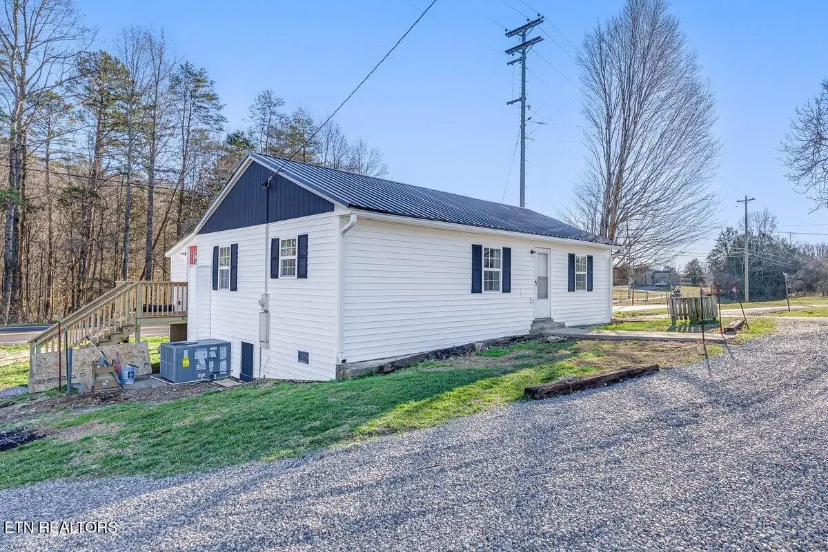 102 Rostron Lane, Clinton, TN 37716 - Image #1