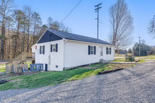102 Rostron Lane, Clinton, TN 37716
