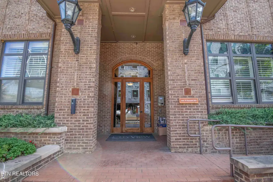 445 W Blount Ave #321, Knoxville, TN 37920 - Image #2