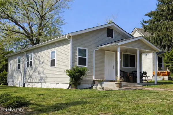 1703 Worth St, Knoxville, TN 37917